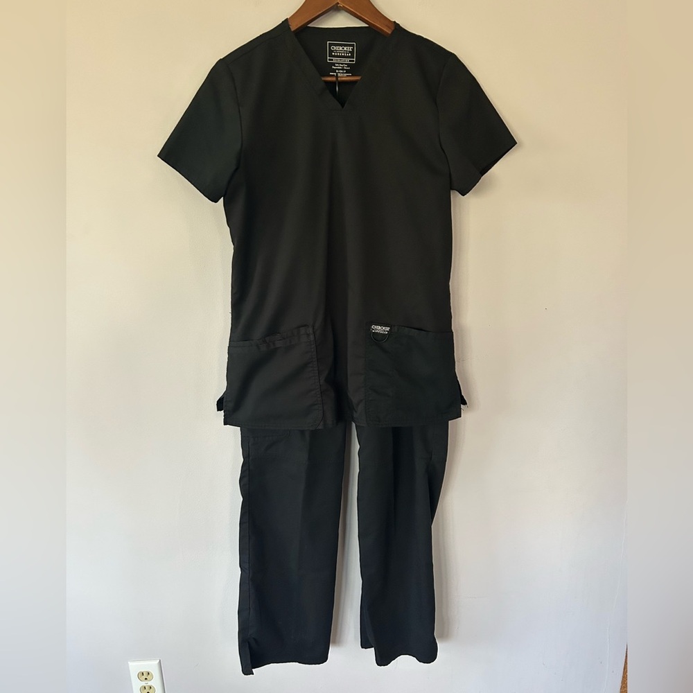 Cherokee Workwear Women's Scrub Set, Black, GUC, Size Small